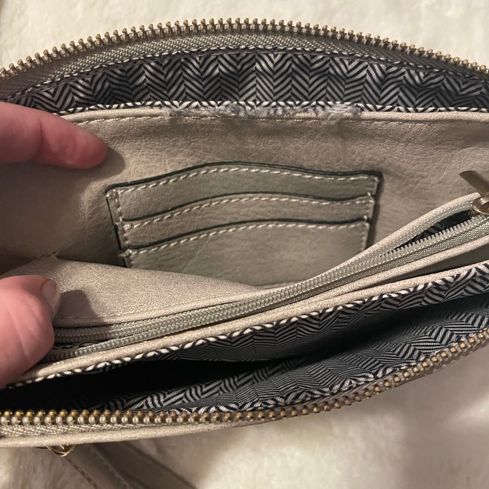 Elegant Gray Crossbody Bag - Picture 4 of 6